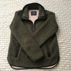 Abercrombie Sherpa Half-Zip  size Small